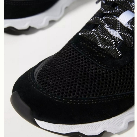 Sorel Kinetic Lite Lace Sneakers in black - Picture 3 of 10